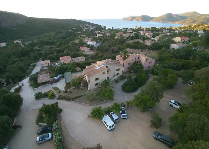 Apartahotel L Incantu *